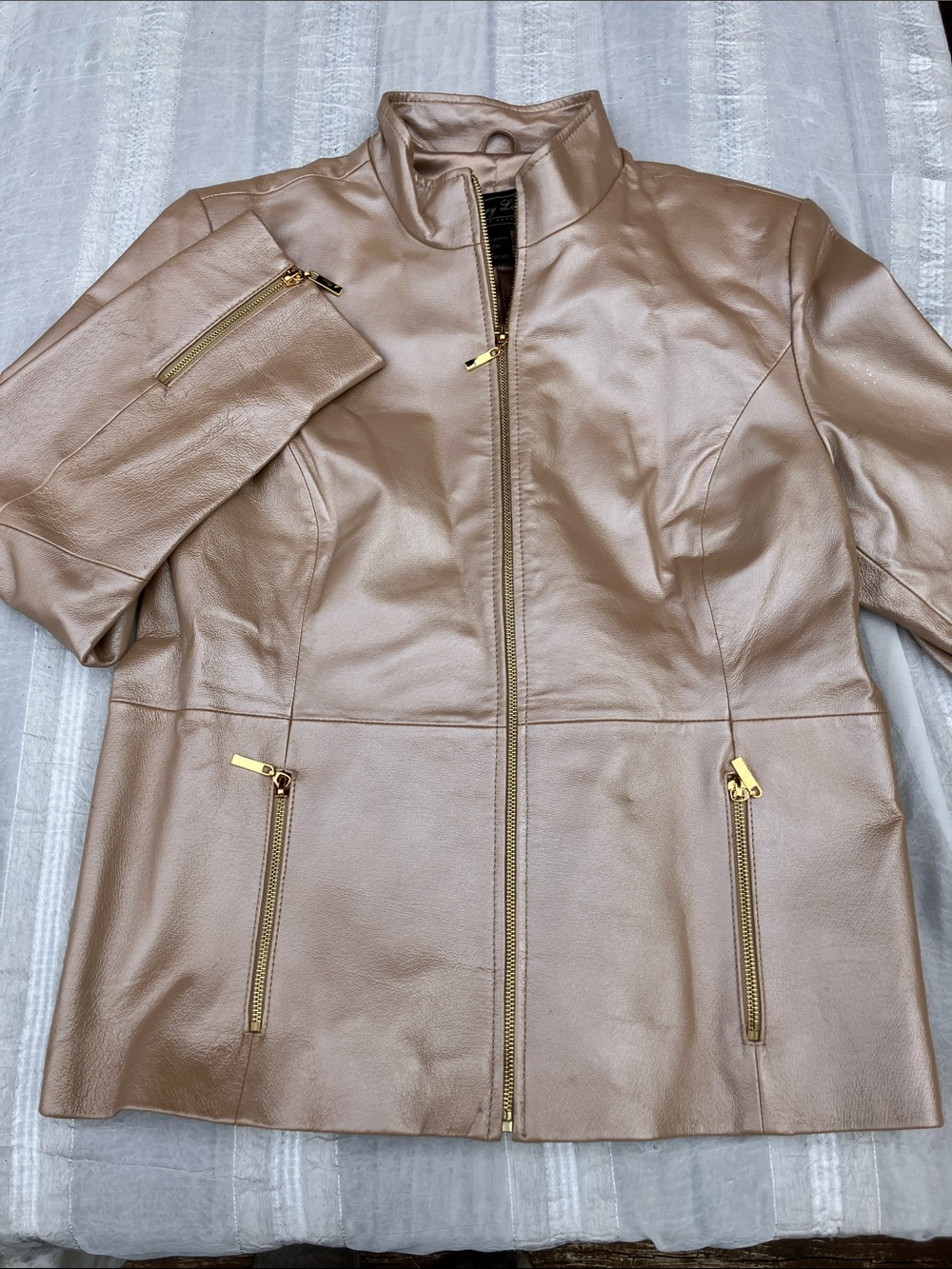 Rose gold leather jacket by Terry Lewis classic luxuries size large